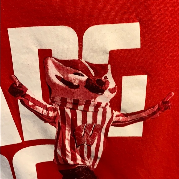 UW Madison Bucky Badger Tee Shirt - Picture 2 of 6